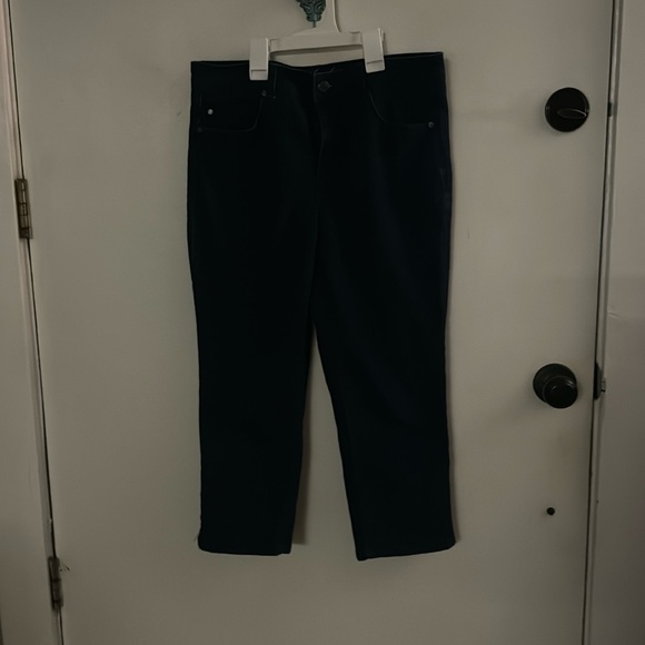Gloria Vanderbilt-All Around Slimming Effect Jeans Missy size 6 . Like New - Picture 1 of 2